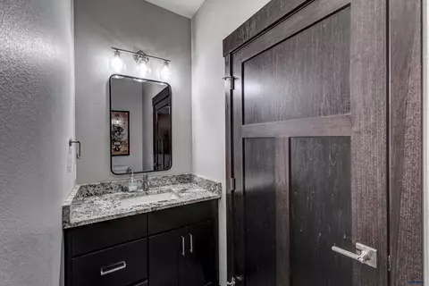 Bath - 11293 Ashland Ct, Lead, SD 57754 photo 2 of 5