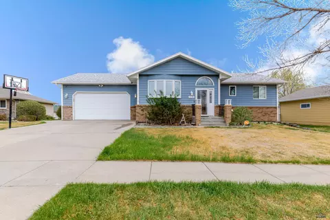 4158 Wisconsin Ave, Rapid City, SD 57701