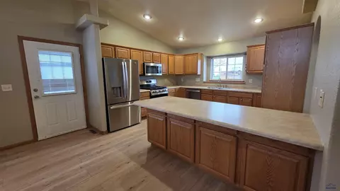 484 Daystar Rd, Box Elder, SD 57719 photo 4