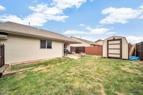 10903 Freedom Pl, Summerset, SD 57718 photo 18