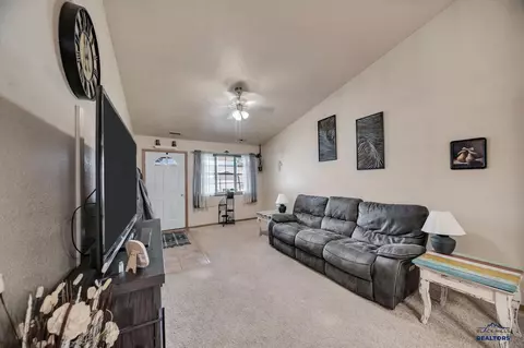 10903 Freedom Pl, Summerset, SD 57718 photo 5