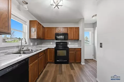 812 E Grant, Spearfish, SD 57783 photo 11