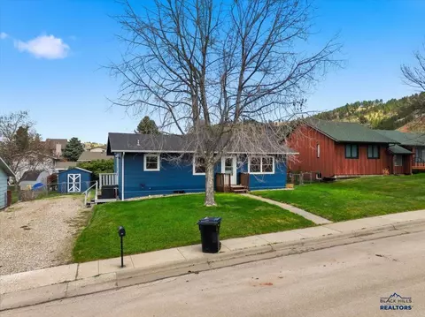 812 E Grant, Spearfish, SD 57783 photo 4