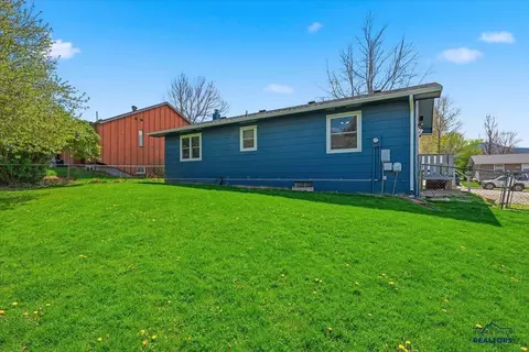 812 E Grant, Spearfish, SD 57783 photo 5