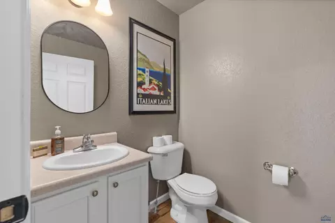 Bath - 6818 Cambridge Ct, Summerset, SD 57718 photo 1 of 2