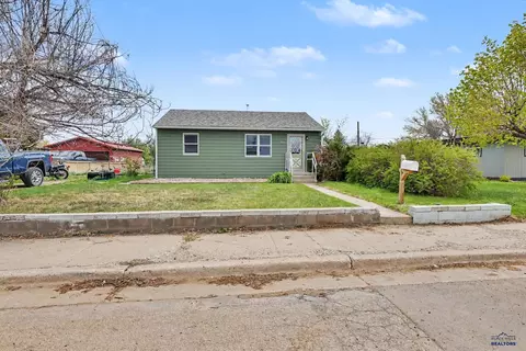 2043 10th Ave, Belle Fourche, SD 57717 photo 2