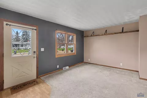 2043 10th Ave, Belle Fourche, SD 57717 photo 10