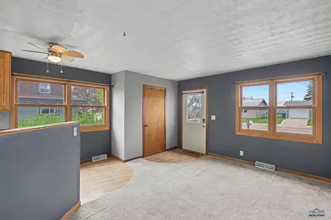2043 10th Ave, Belle Fourche, SD 57717 photo 14