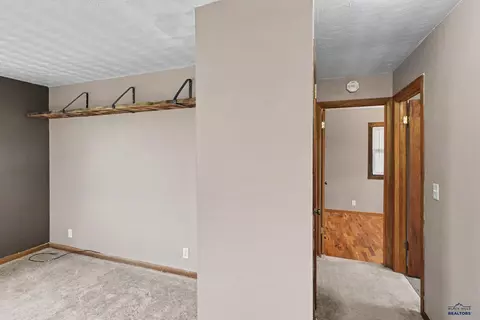 2043 10th Ave, Belle Fourche, SD 57717 photo 8
