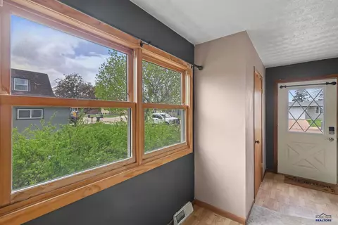 2043 10th Ave, Belle Fourche, SD 57717 photo 7