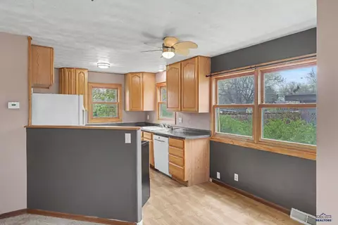 2043 10th Ave, Belle Fourche, SD 57717 photo 20