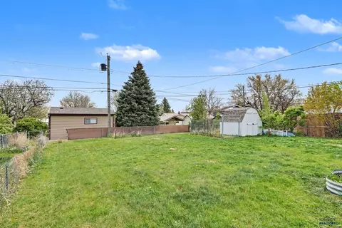 2043 10th Ave, Belle Fourche, SD 57717 photo 30