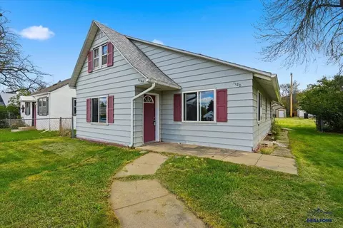 1120 N Canyon St, Spearfish, SD 57783