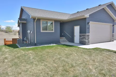 602 Copperfield Dr, Rapid City, SD 57703