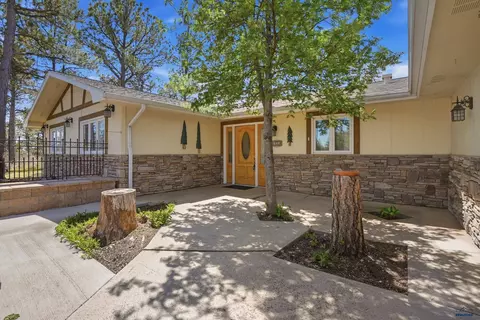 955 Kingswood Dr, Rapid City, SD 57702