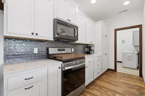 Kitchen - 2220 Arrowhead Dr #2220 ARROWHEAD CIRCLE, Spearfish, SD 57783 photo 2 of 2