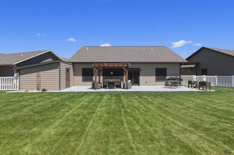 Exterior - 2220 Arrowhead Dr #2220 ARROWHEAD CIRCLE, Spearfish, SD 57783 photo 7 of 8
