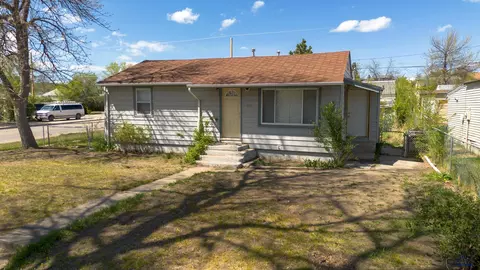302 E Jackson St, Rapid City, SD 57701