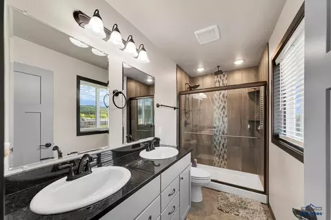 Bath - 13889 Telluride St, Summerset, SD 57769 photo 1 of 3
