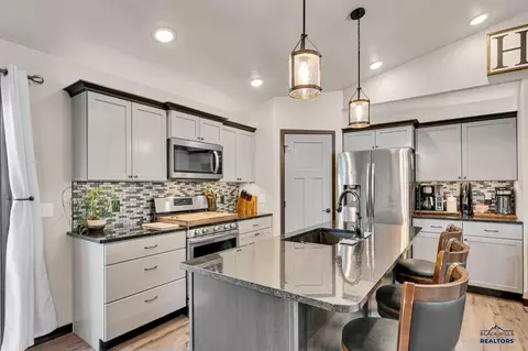 13889 Telluride St, Summerset, SD 57769 photo 3