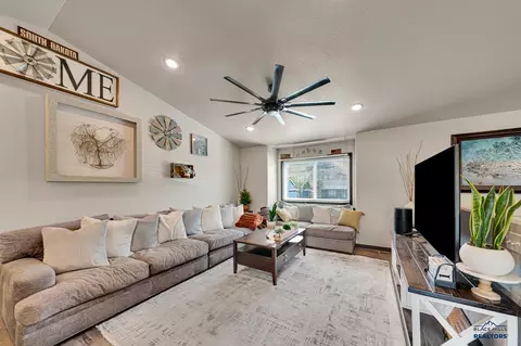 13889 Telluride St, Summerset, SD 57769 photo 5