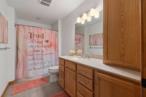 Bath - 2750 Docs Pl, Spearfish, SD 57783 photo 4 of 5