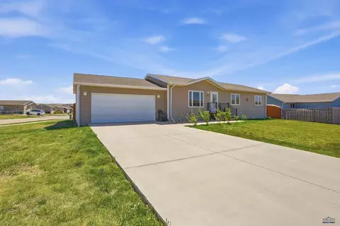 477 Bluebird Dr, Box Elder, SD 57719 photo 3
