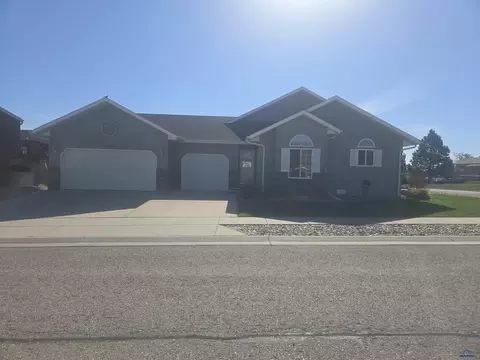 751 Earleen St, Rapid City, SD 57701