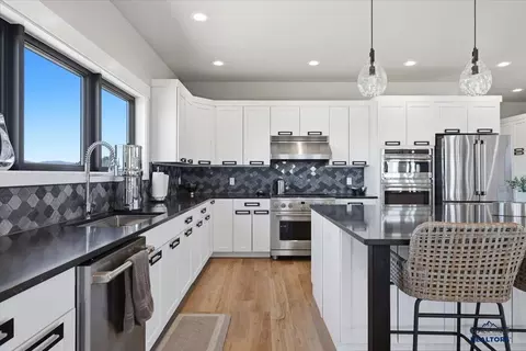 Kitchen - 2111 Vantage Cir, Spearfish, SD 57783 photo 2 of 4