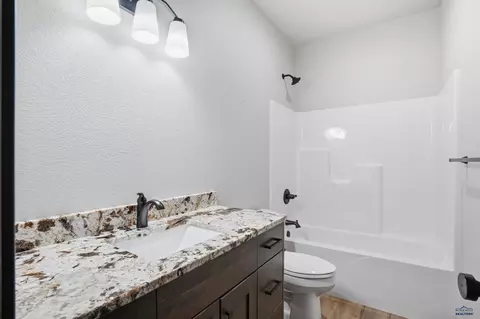 Bath - 6490 Anderson Rd, Summerset, SD 57718 photo 3 of 3