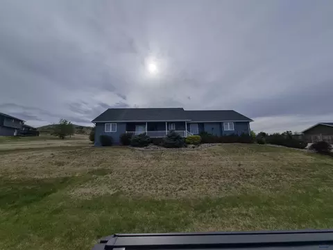 2702 Wildhorse Dr, Rapid City, SD 57703