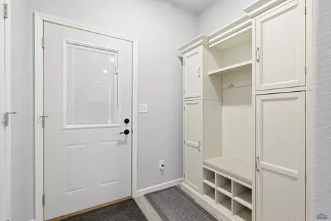 Entry Way - 25584 Hwy 16 And 385 S, Custer, SD 57730 photo 2 of 2