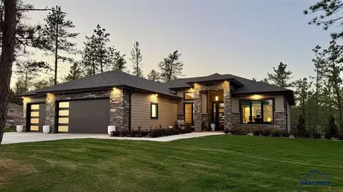 1103 Clubhouse Dr, Hot Springs, SD 57747
