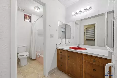 Bath - 135 Ash Ct, Spearfish, SD 57783 photo 4 of 6