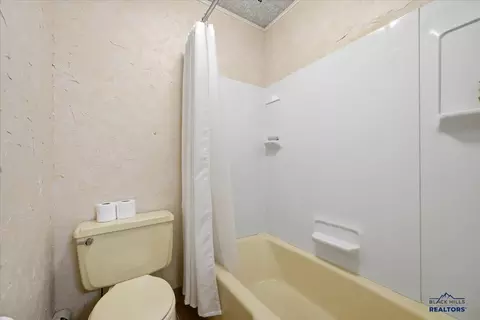 Bath - 135 Ash Ct, Spearfish, SD 57783 photo 6 of 6