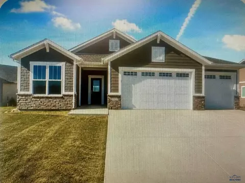 3137 Hazelnut Ln, Rapid City, SD 57703