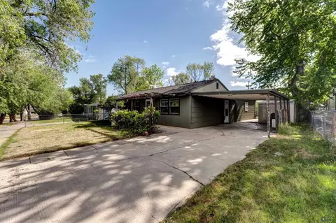 3202 Grandview Dr, Rapid City, SD 57701