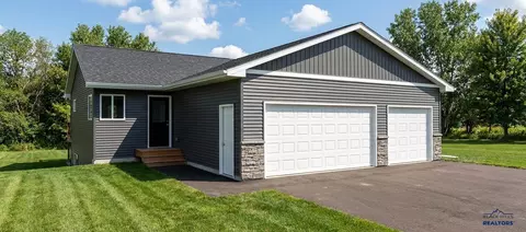 855 Country Rd W, Rapid City, SD 57701