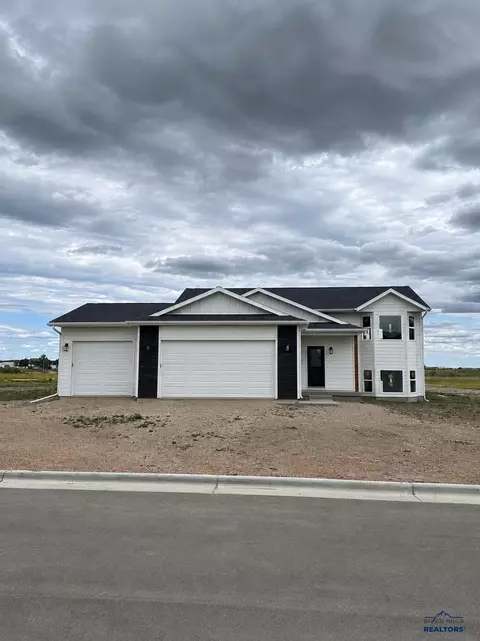 616 Bull Run Dr, Box Elder, SD 57719