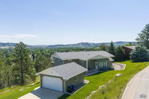 5109 Pinedale Heights Dr, Rapid City, SD 57702