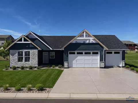4413 Augusta Dr, Rapid City, SD 57703