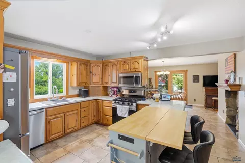 Kitchen - 810 Dorothy St, Wall, SD 57790 photo 2 of 2