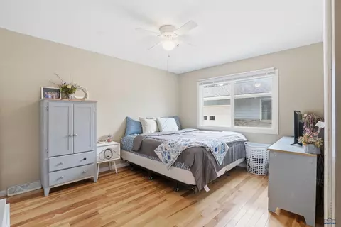 Bedroom - 810 Dorothy St, Wall, SD 57790 photo 6 of 7