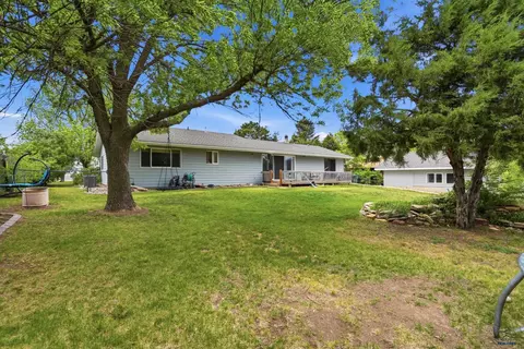 Exterior - 810 Dorothy St, Wall, SD 57790 photo 8 of 9