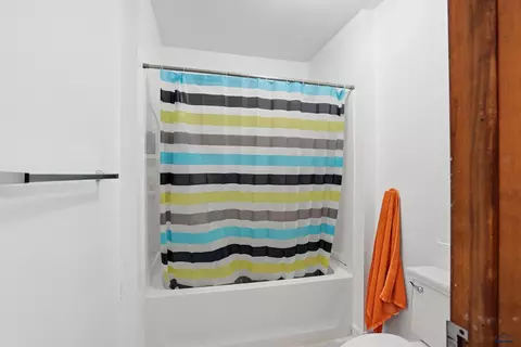 Bath - 810 Dorothy St, Wall, SD 57790 photo 3 of 3