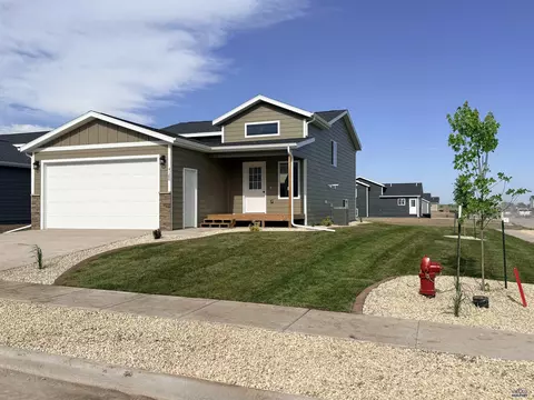 4180 Mcintosh Ln, Rapid City, SD 57703