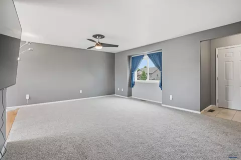 Living - 3915 Gallatin Ave, Spearfish, SD 57783 photo 4 of 4