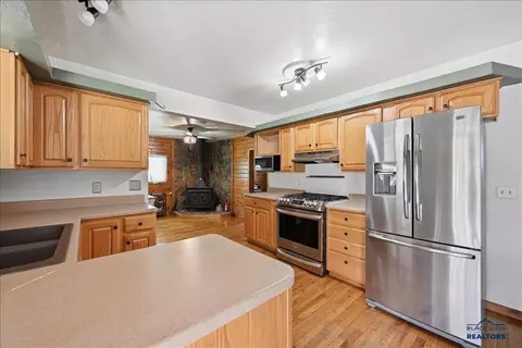 1000 Roberts, Belle Fourche, SD 57717 photo 24