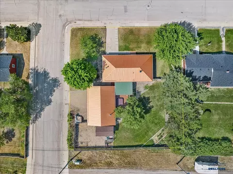 1000 Roberts, Belle Fourche, SD 57717 photo 9