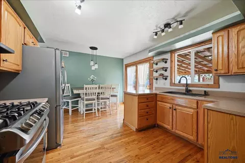 1000 Roberts, Belle Fourche, SD 57717 photo 23